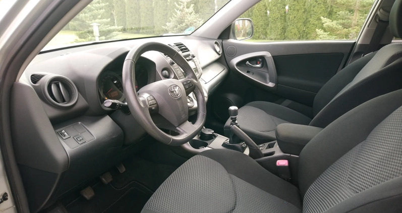 Toyota RAV4 cena 54000 przebieg: 114000, rok produkcji 2012 z Witnica małe 172